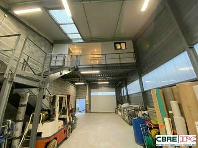 Vente local d'activités 144m² à Villefranque