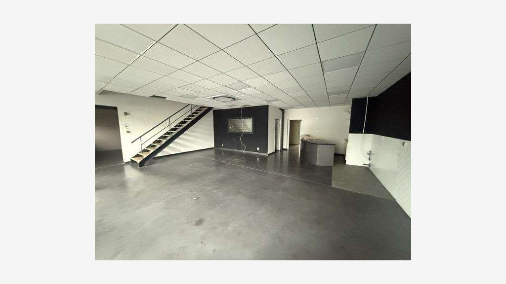 Local d’activités fonctionnel 416m² à Voreppe  
