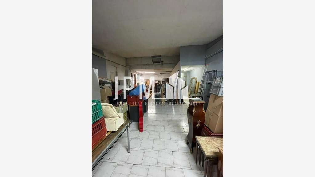 A vendre local d'activités 627m² Marseille 8ème