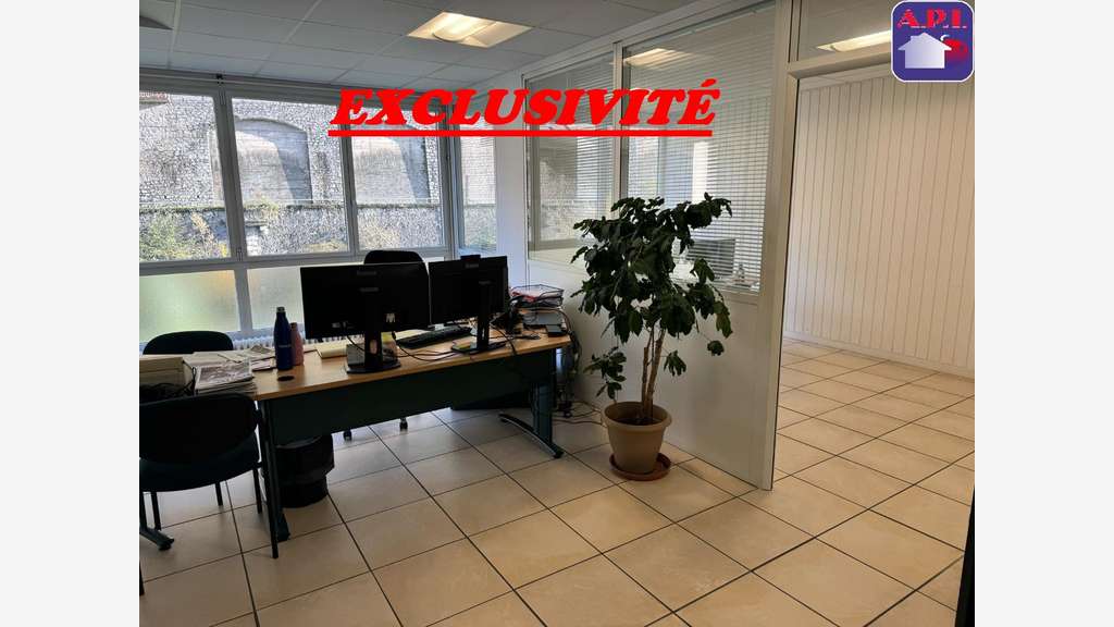 AV bureau ideal pour profession tertiaire à Foix
