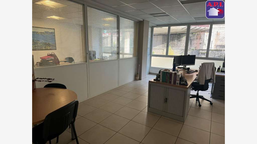 AV bureau ideal pour profession tertiaire à Foix