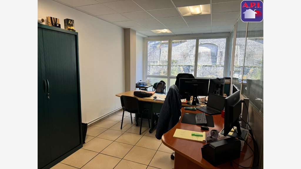 AV bureau ideal pour profession tertiaire à Foix