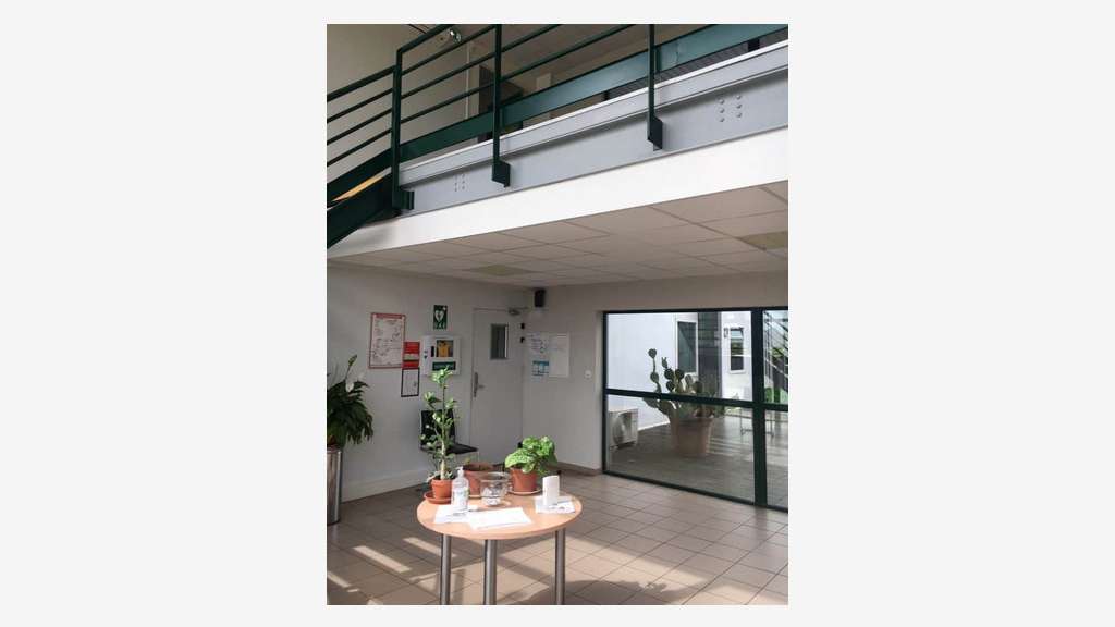 À vendre local industriel  3 120m² à Bram 