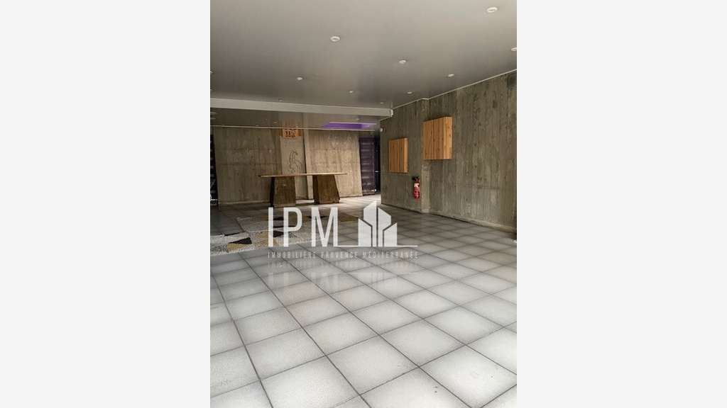 Vente local commercial 167m² Marseille 13006