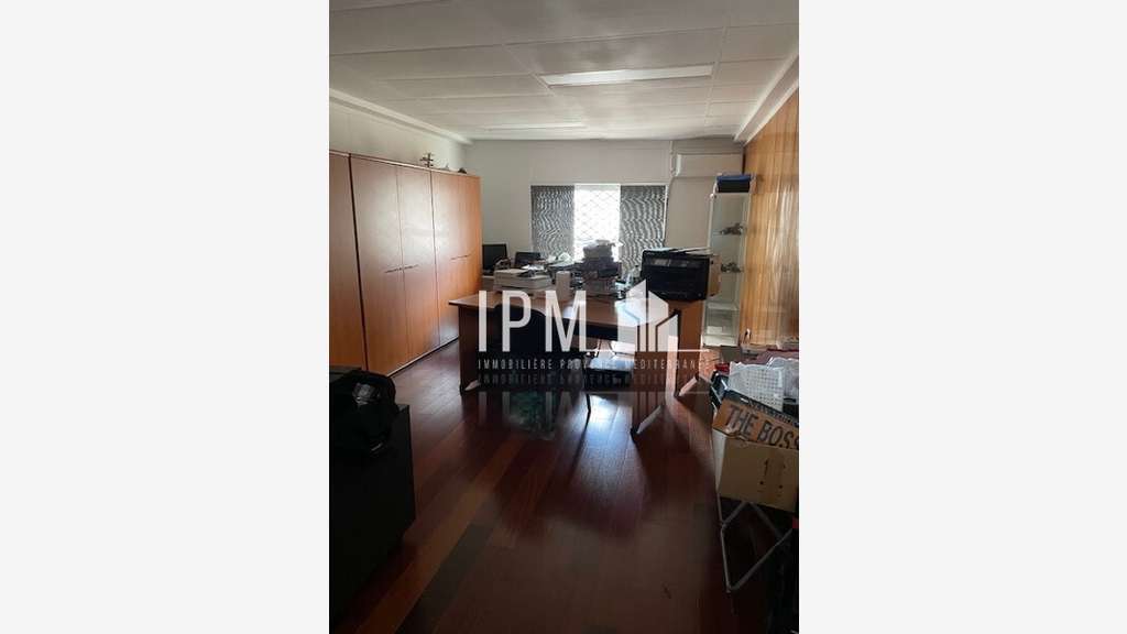 Vente local commercial 167m² Marseille 13006