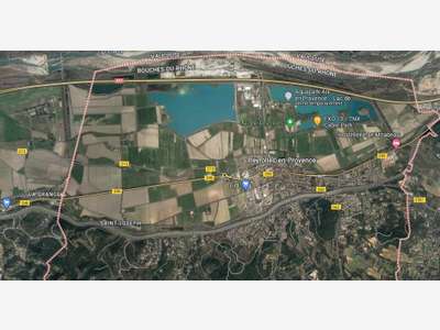 Local 204m² à vendre à Peyrolles en Provence