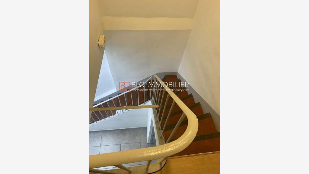 Local professionnel de 153m² à vendre Marseille 16