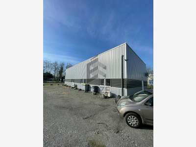 Local professionnel de 250m² à vendre en ZA de Pau
