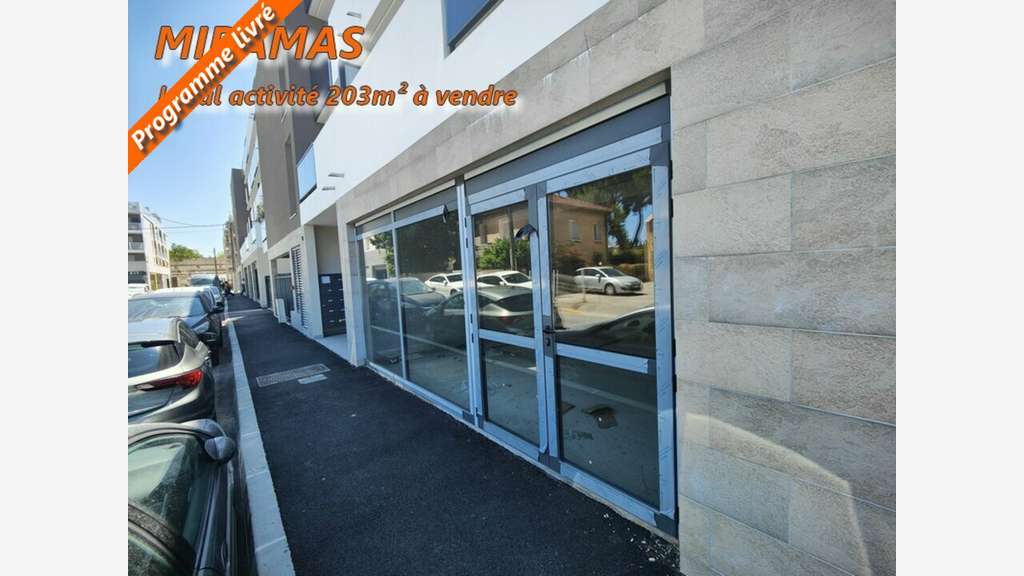 Vente local commercial 203m² à Miramas centre