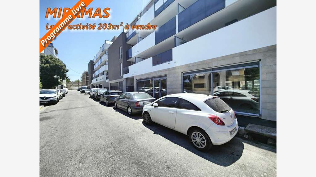 Vente local commercial 203m² à Miramas centre