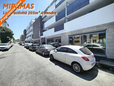 Vente local commercial 203m² à Miramas centre