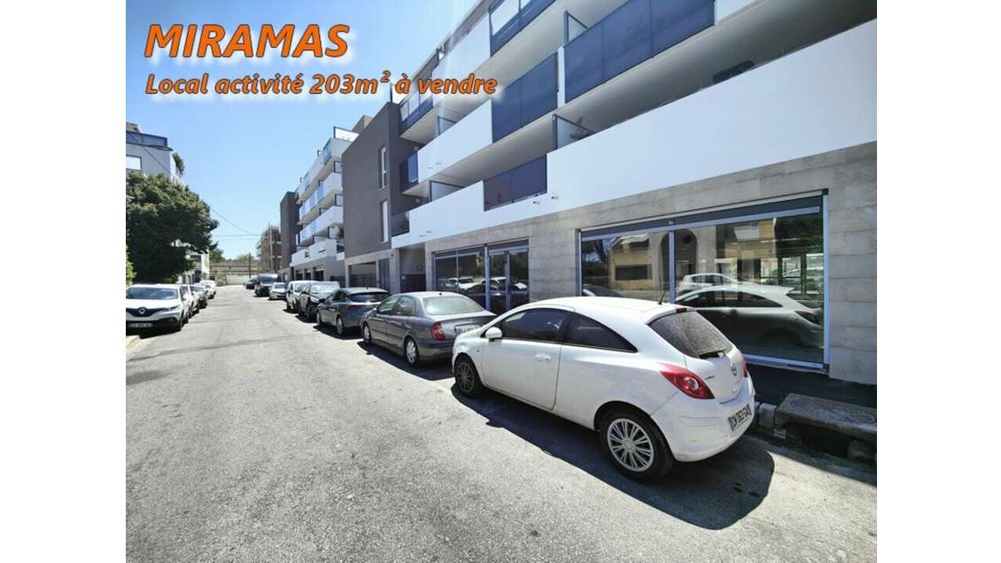 Vente local commercial 203m² à Miramas centre