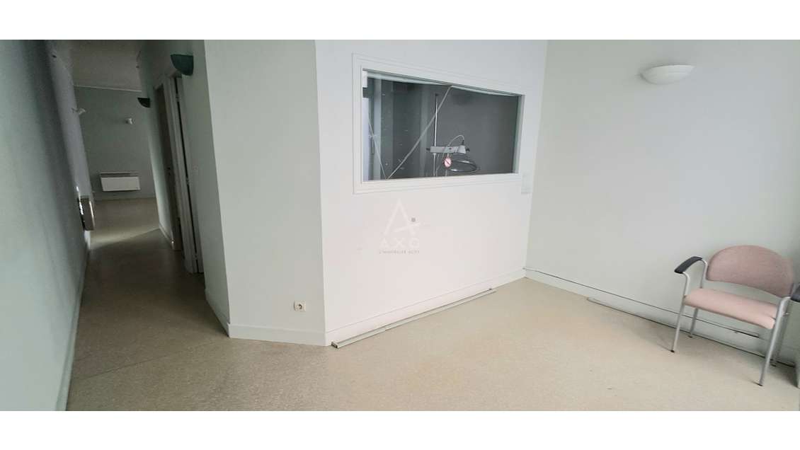 Vente local professionnel 76m² à Angoulême