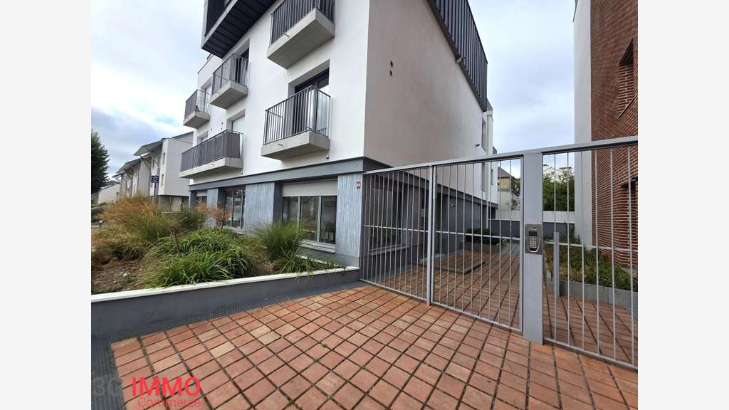 AV local professionnel 98m² à Rennes Bld de Vitré