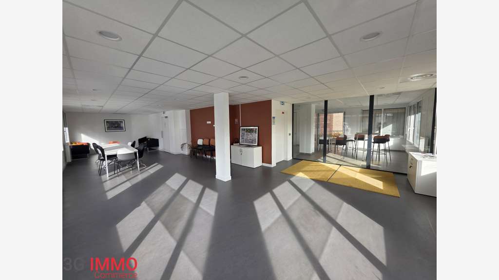 AV local professionnel 98m² à Rennes Bld de Vitré