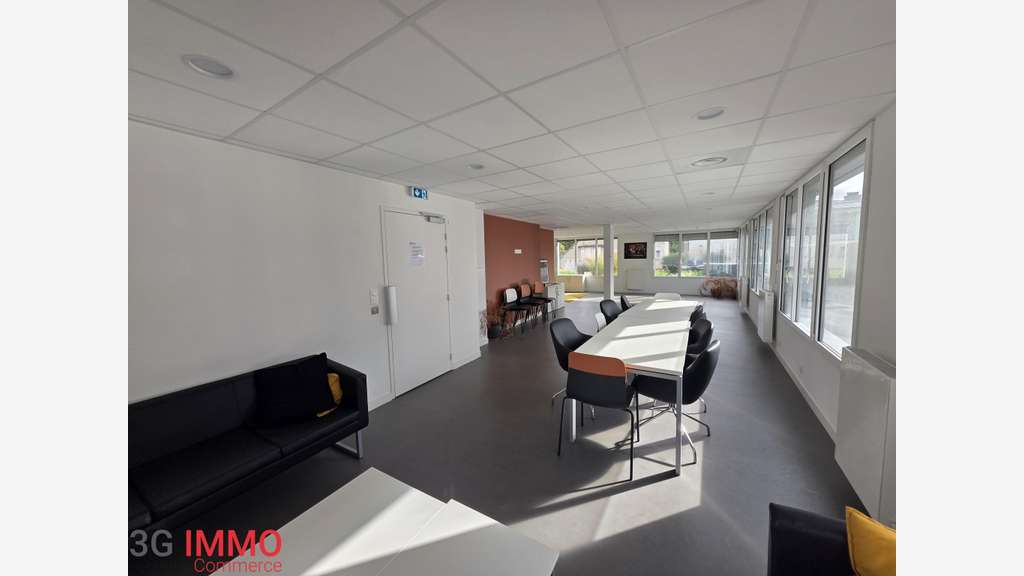 AV local professionnel 98m² à Rennes Bld de Vitré
