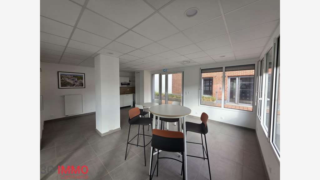 AV local professionnel 98m² à Rennes Bld de Vitré