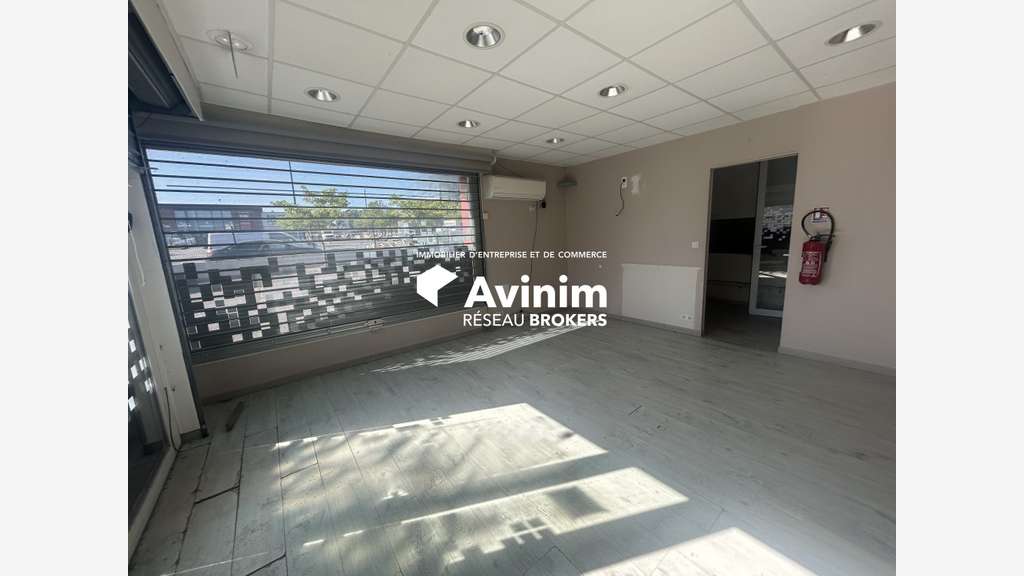 Vente local professionnel 184m² R+1 St-Paul/Save
