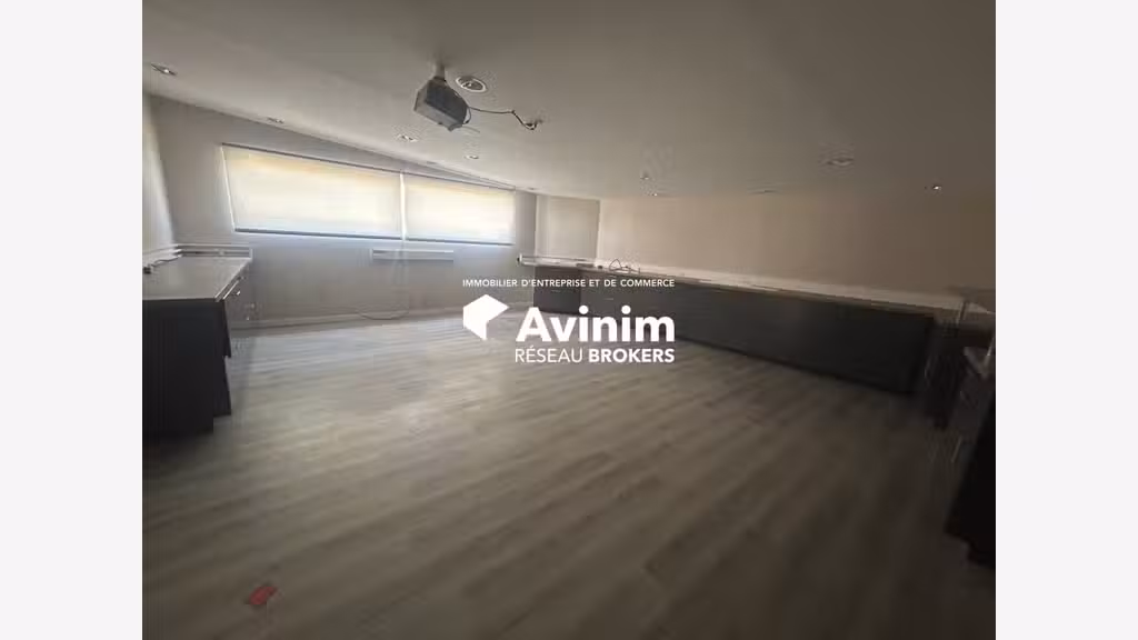 Vente local professionnel 184m² R+1 St-Paul/Save