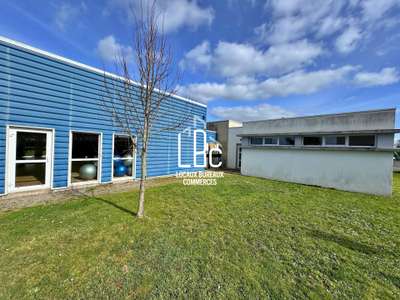 A vendre local 575m² Saint Hilaire de Chaléons