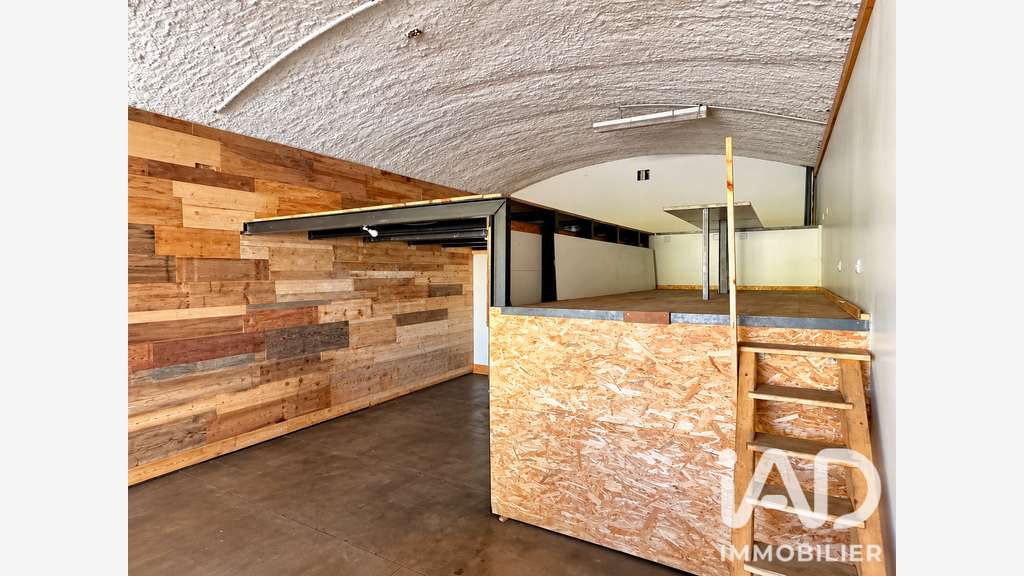 Vente local commercial 72m²  à Bourg-Saint-Andéol