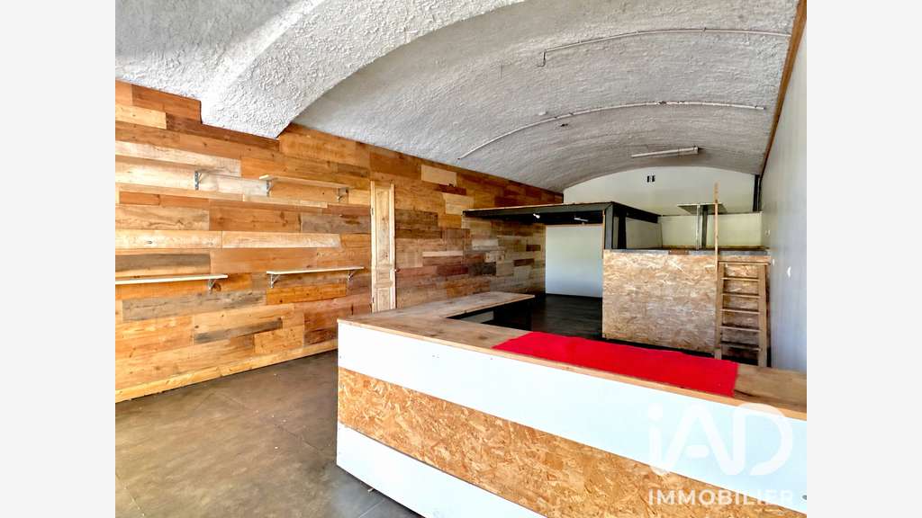 Vente local commercial 72m²  à Bourg-Saint-Andéol