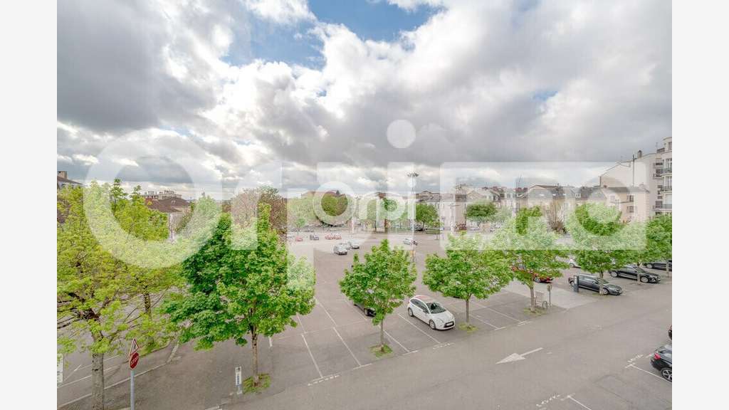 Vente local à usage de bureau à Limoges