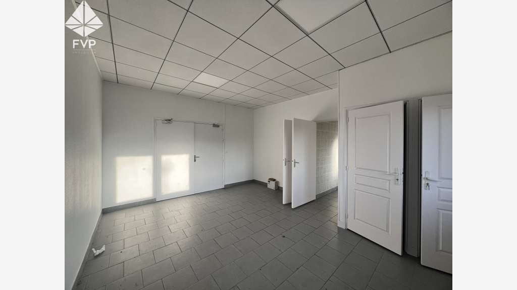 Vente bureaux 260m² à Épreville centre