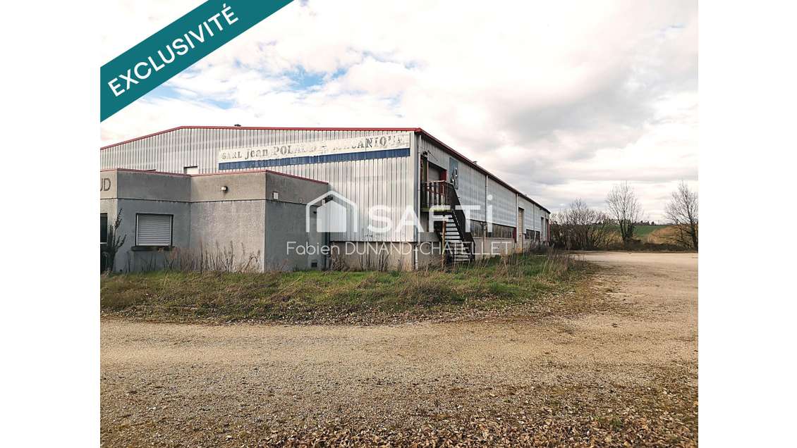 Local rénové fort potentiel à Pont-de-Beauvoisin