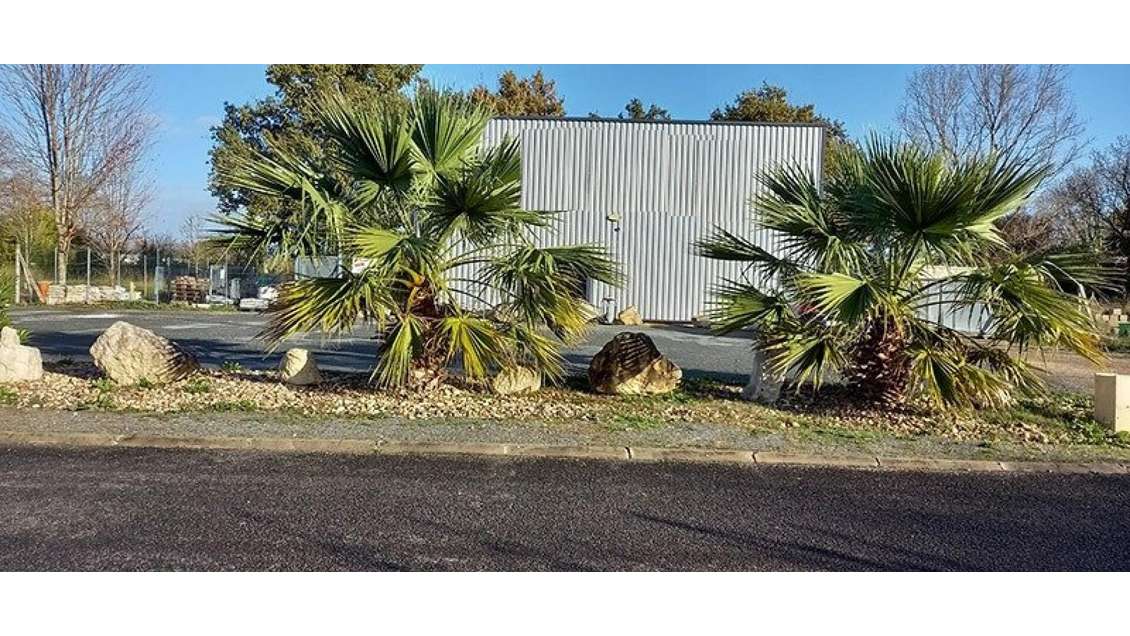 AV local commercial 298m² à St Seurin sur L'isle