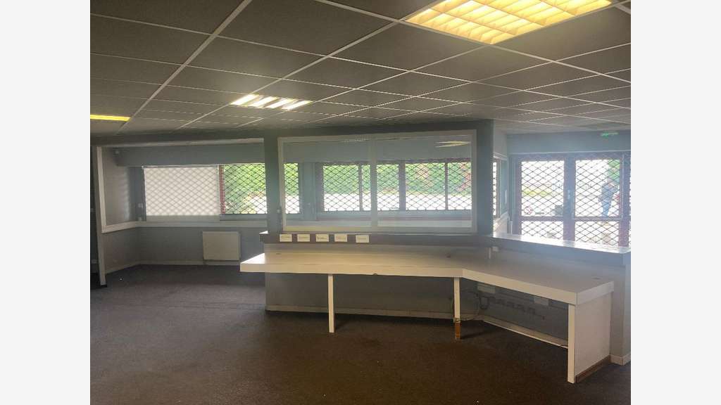 Vente local d'activité 815m² à Valence