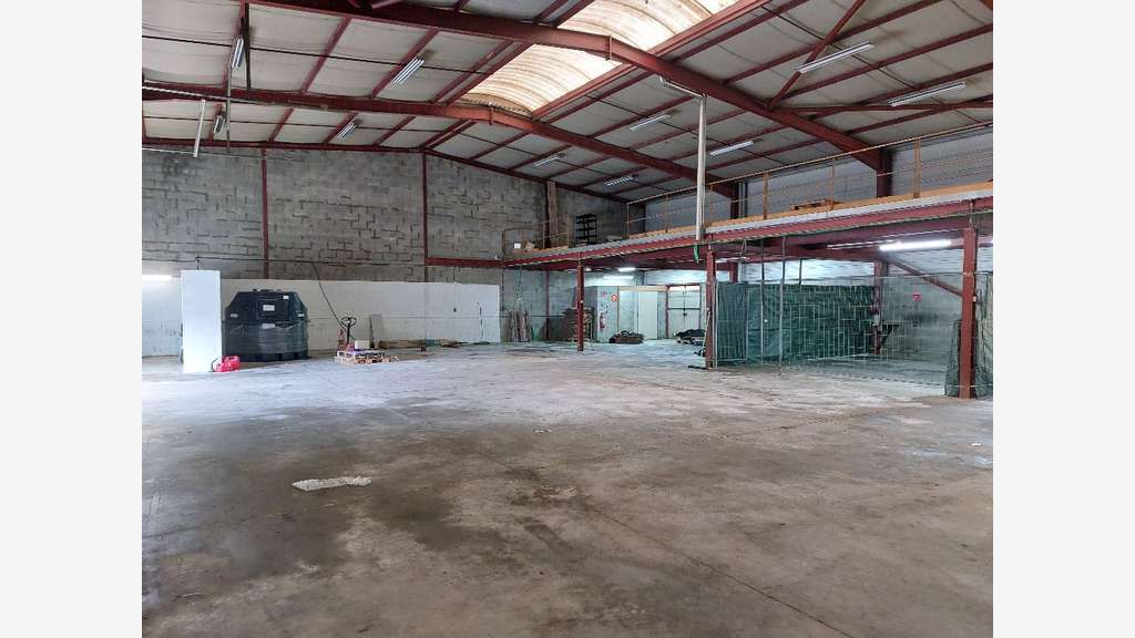 Vente local d'activité 815m² à Valence