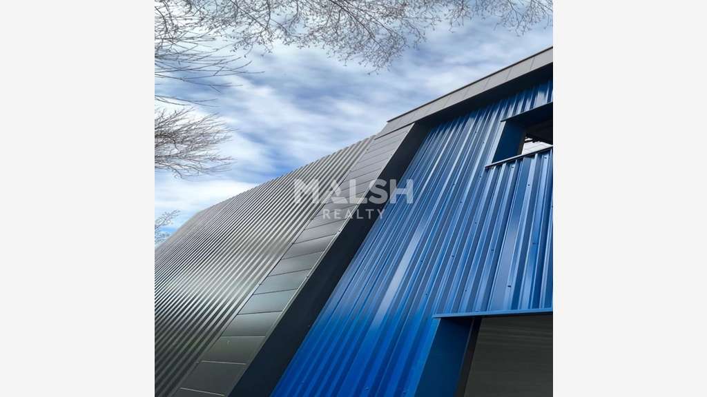 Vend locaux d'activités de 3759m² à Saint Rémy