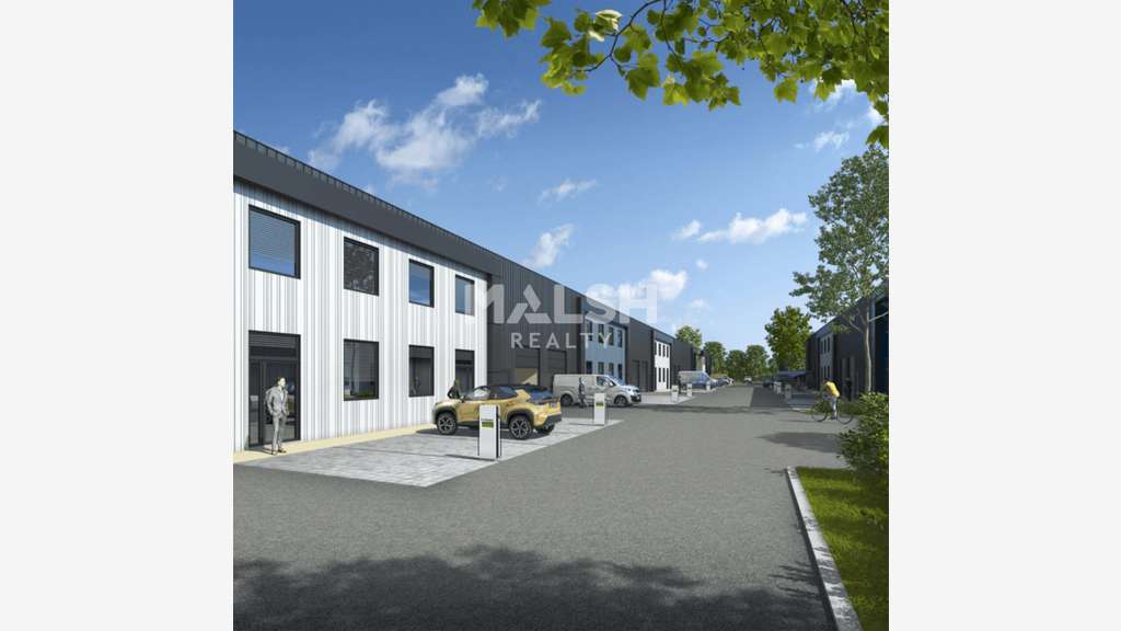 Vend locaux d'activités de 3759m² à Saint Rémy