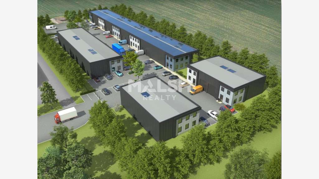 Vend locaux d'activités de 3759m² à Saint Rémy