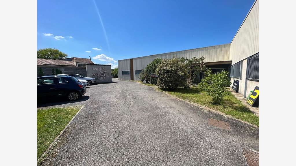 Entrepôt 1000m² à vendre ZI de Bordeaux Nord