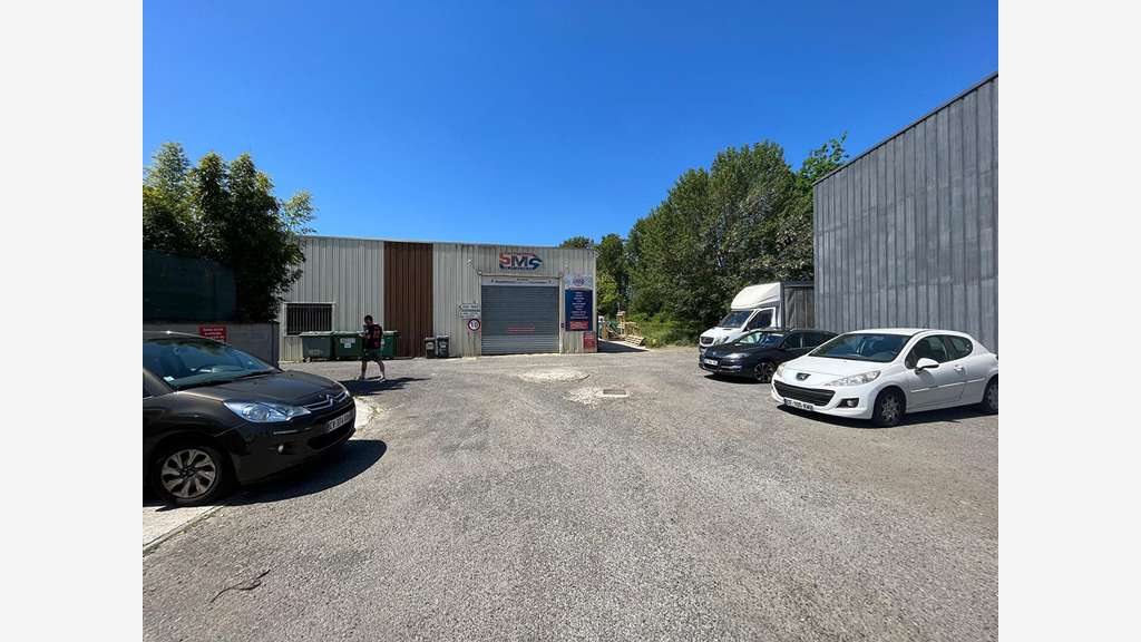 Entrepôt 1000m² à vendre ZI de Bordeaux Nord
