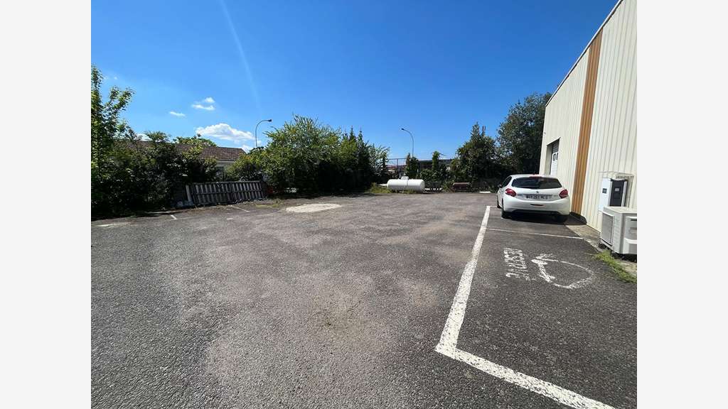 Entrepôt 1000m² à vendre ZI de Bordeaux Nord
