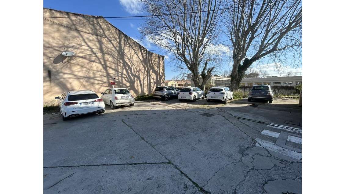 Local professionnel 180m² à vendre à Cavaillon 