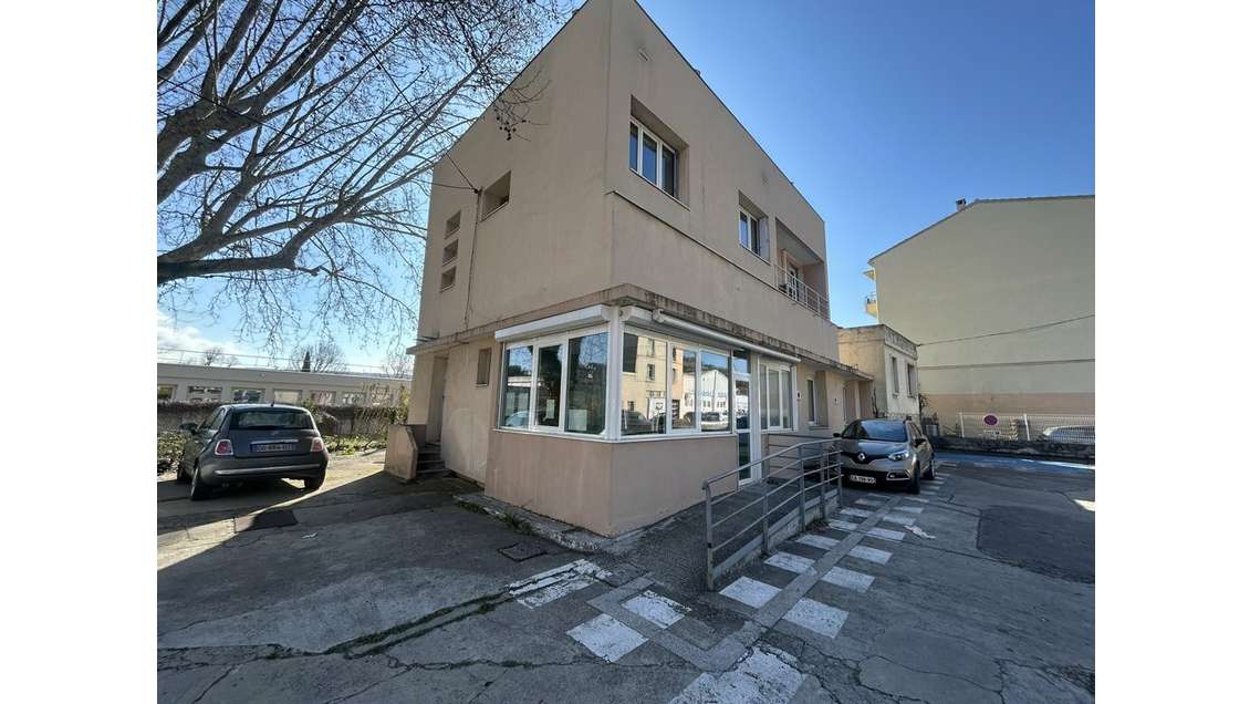 Local professionnel 180m² à vendre à Cavaillon