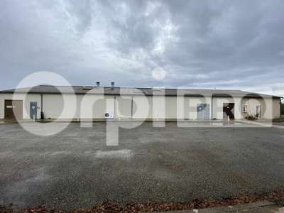 Local 1100m² à vendre à Caylus 