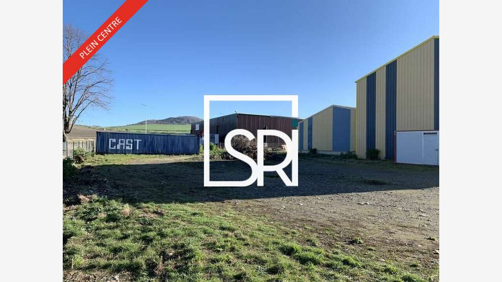 Entrepôt 825m² à vendre à Cournon-d'Auvergne