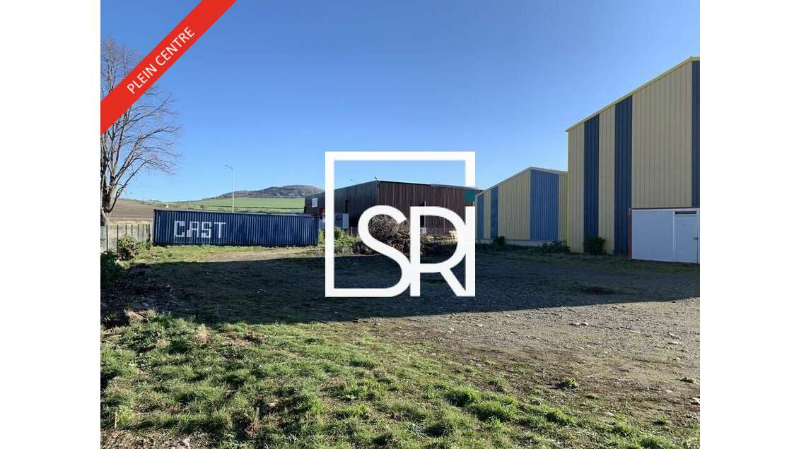 Entrepôt 825m² à vendre à Cournon-d'Auvergne