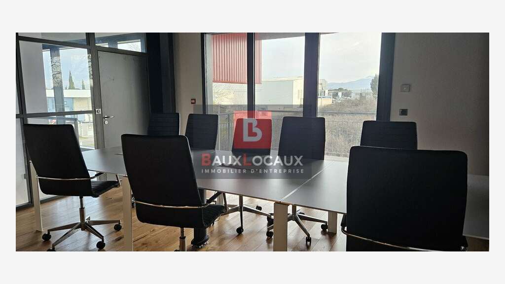 Local d'activité 1250m² Entraigues-Sur-La-Sorgue