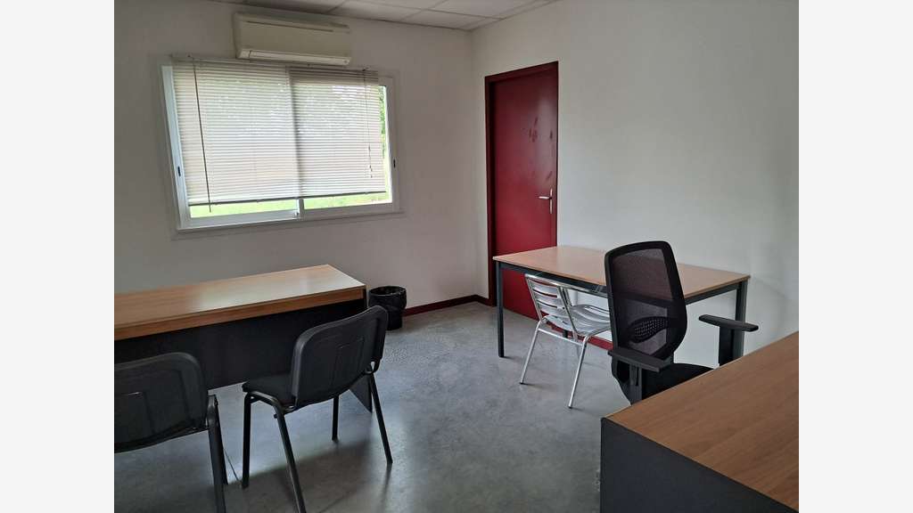 Vente entrepôt 723m² sur 2.2ha proche A63 Landes