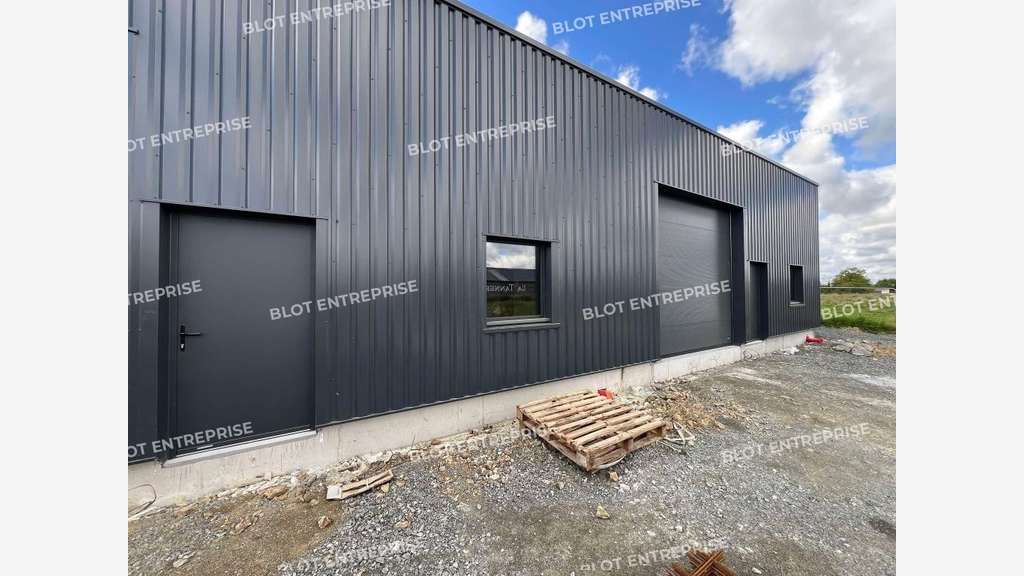 A louer ou vendre cellule 250m² à La Bouëxière