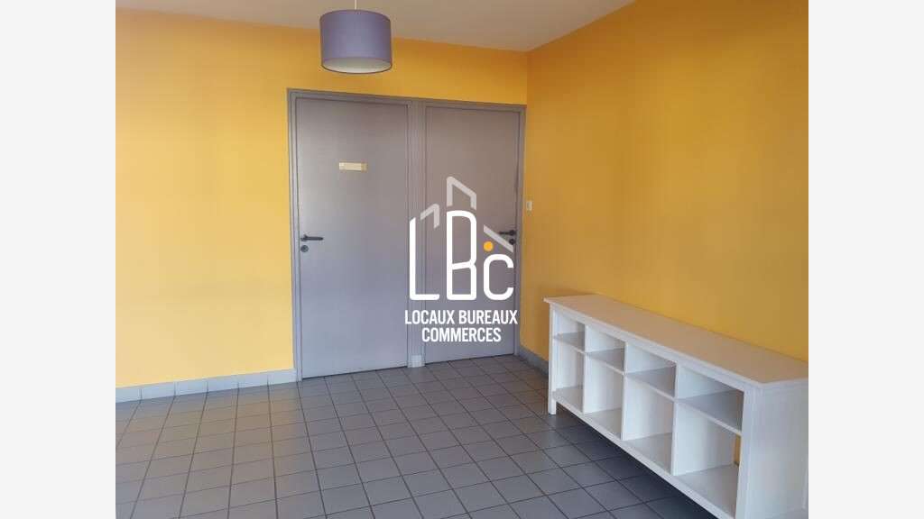 AV local professionnel 95m² à La Chevrolière