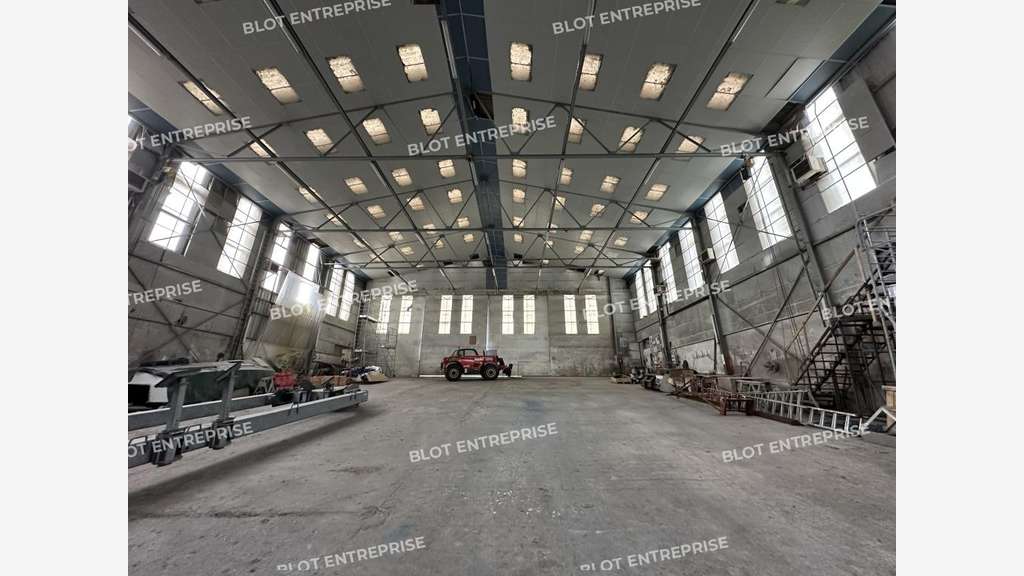 A vendre bâtiment d'activités 3150m² à Locmiquélic