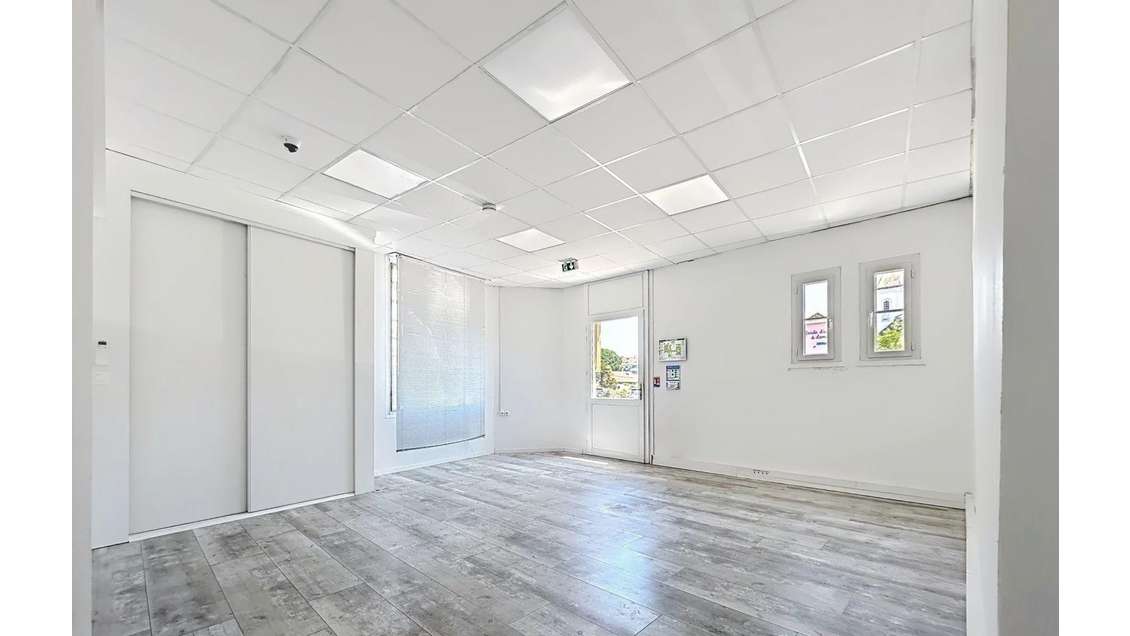 Vente local maison rénovée 101m² axe Lons/Pau