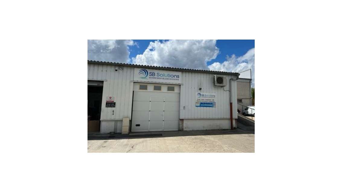 Vente local activité bureaux 224m² à Lissieu